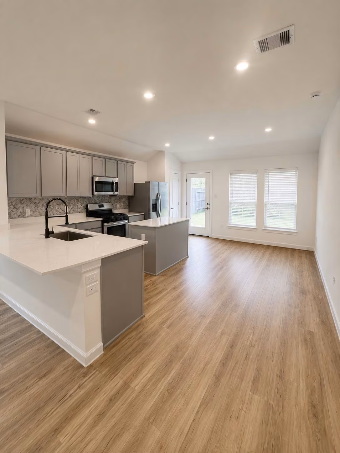 Photo 6 of 4227 Sterling View Boulevard, Baytown, TX