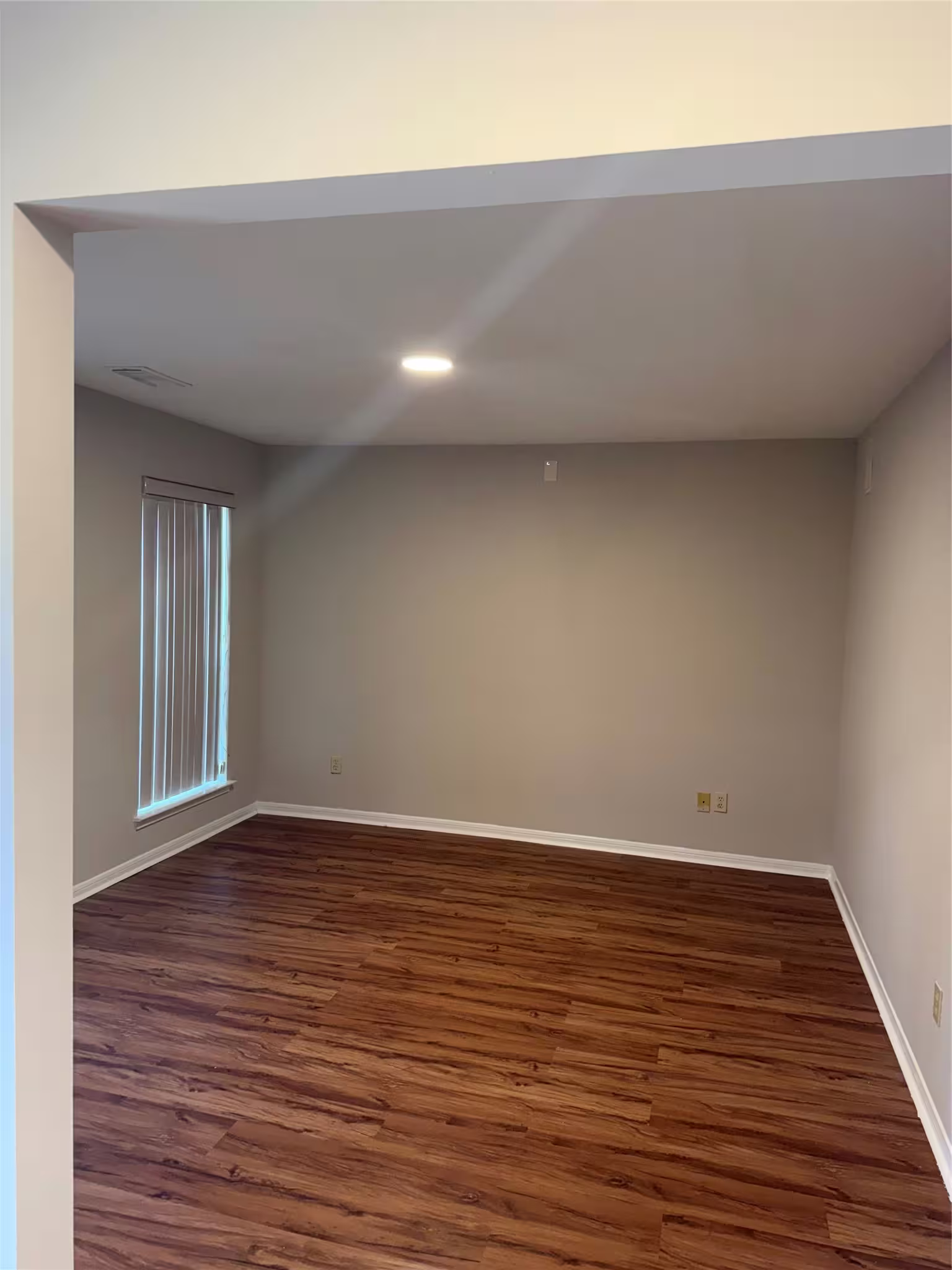 Photo 5 of 16611 PARLIAMENT DR, South Houston, TX