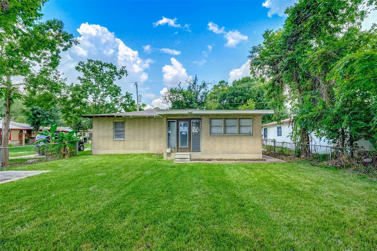 Photo 2 of 4440 Castor Street, Houston, TX