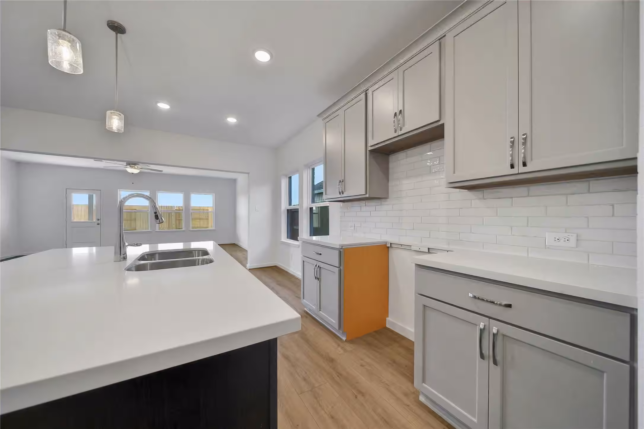 Photo 5 of 1832 Rory Christine Drive, Rosharon, TX