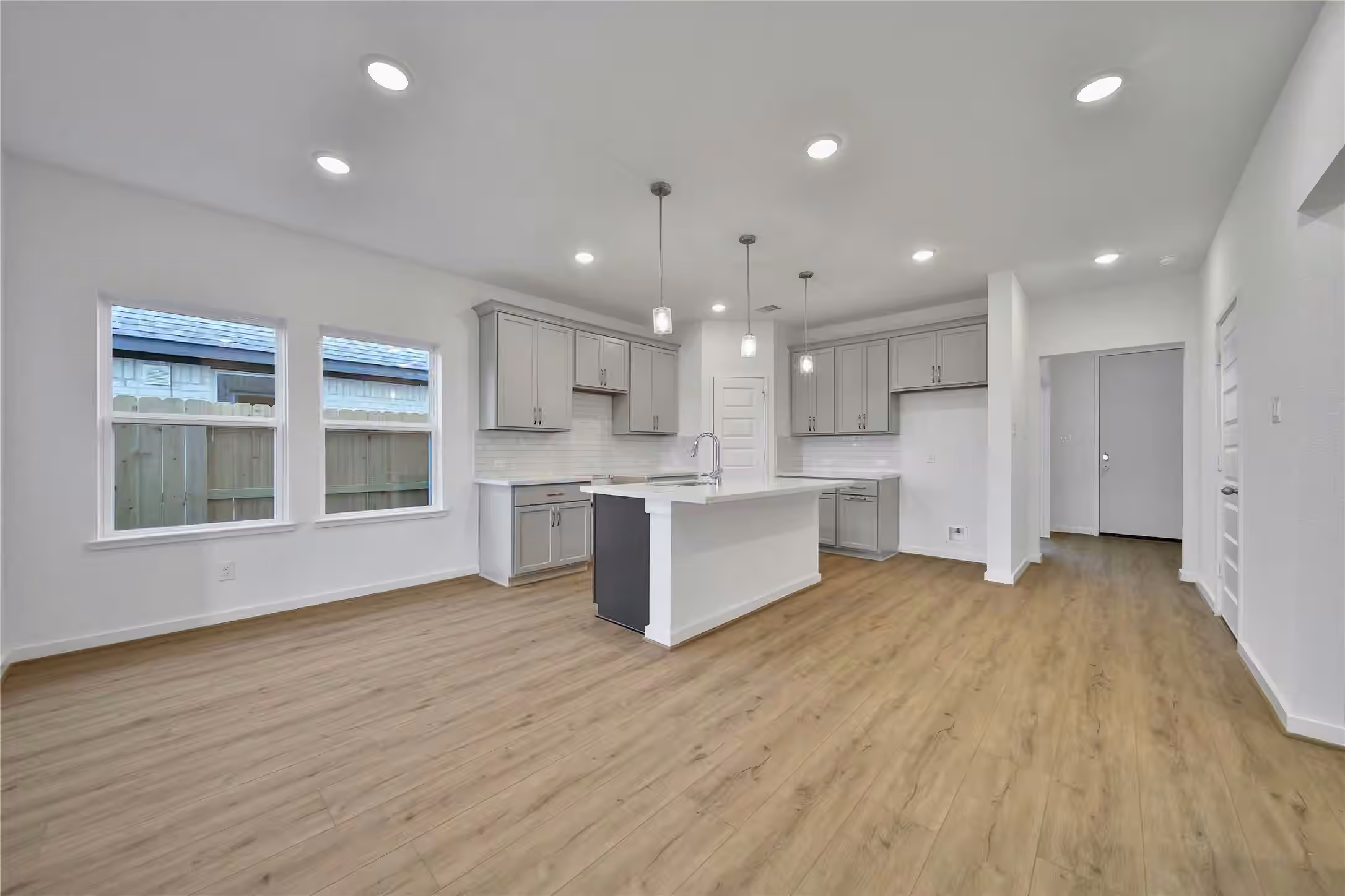 Photo 6 of 1832 Rory Christine Drive, Rosharon, TX