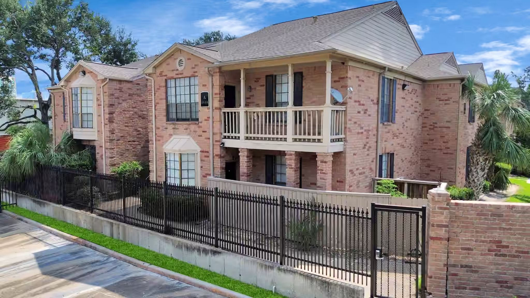 Photo 2 of 2255 Braeswood Park Drive 102, Houston, TX