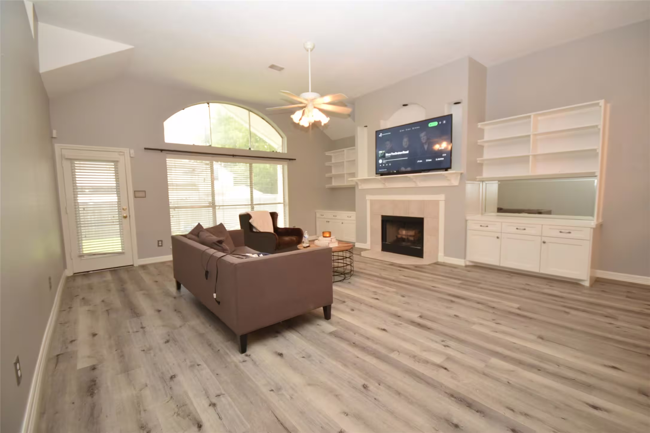 Photo 4 of 5113 Greenwater Drive, Willis, TX