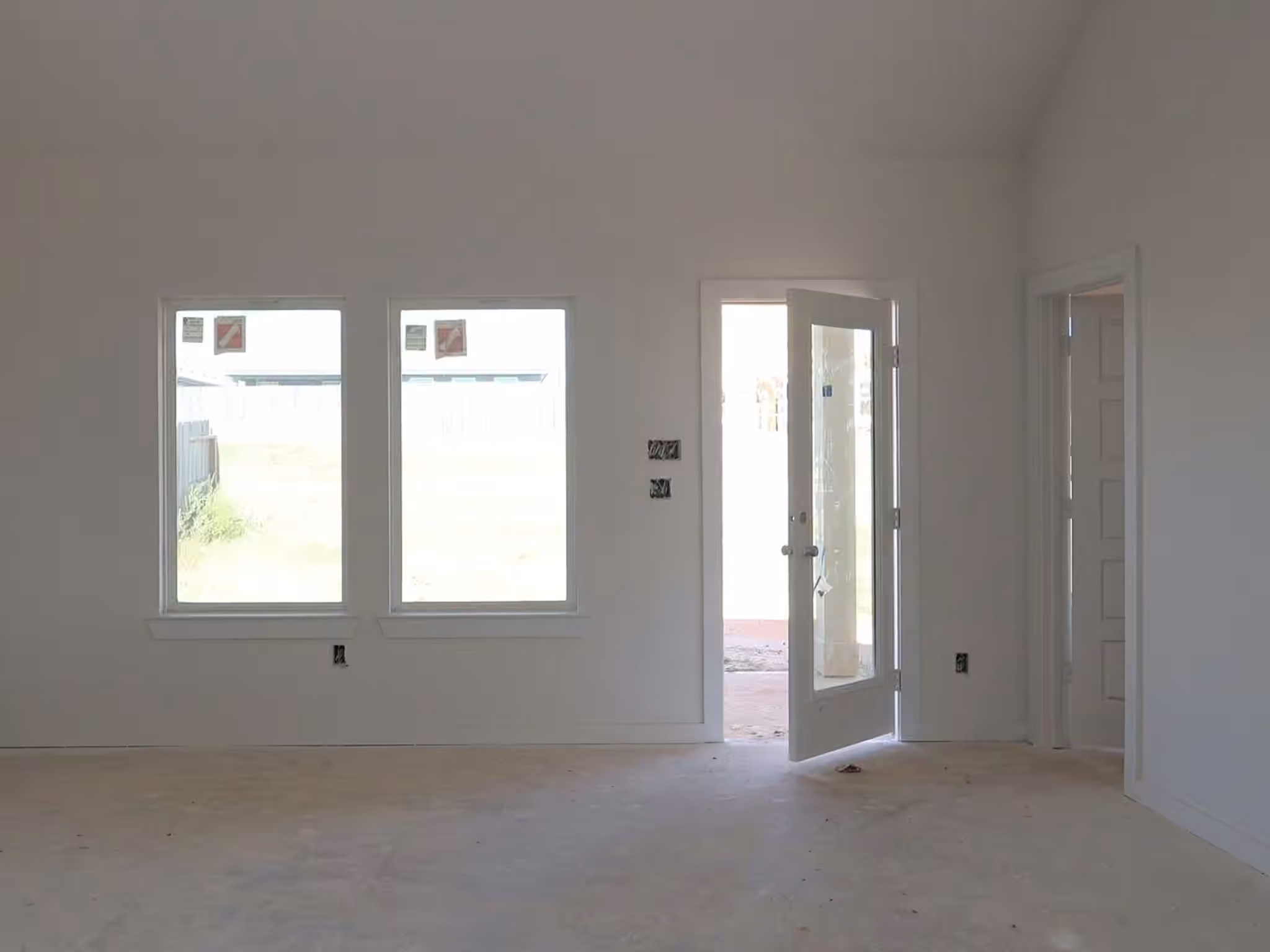Photo 4 of 817 Village Brook Drive, Willis, TX