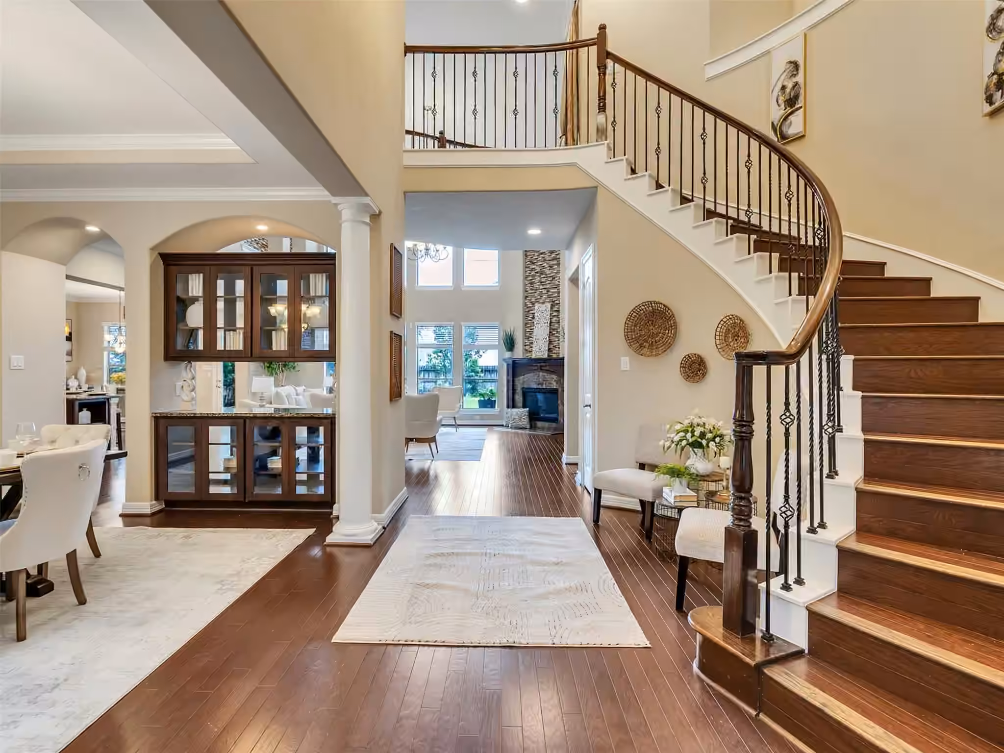 Photo 4 of 4702 Burclare Court, Sugar Land, TX