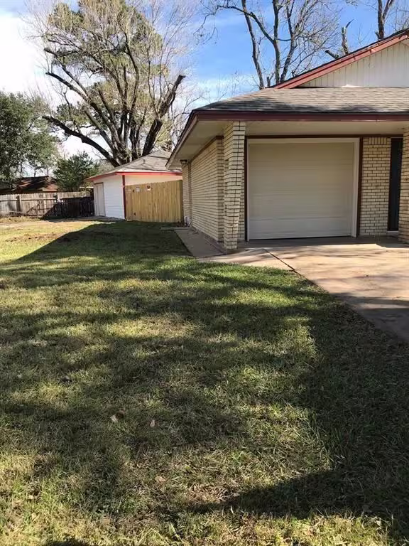 Photo 4 of 6001 Bretshire Drive, Houston, TX