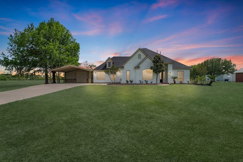 Photo of 2310 Peters Road, Crosby, TX