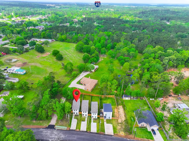 Photo 5 of 15301 Coaltown Road, Willis, TX