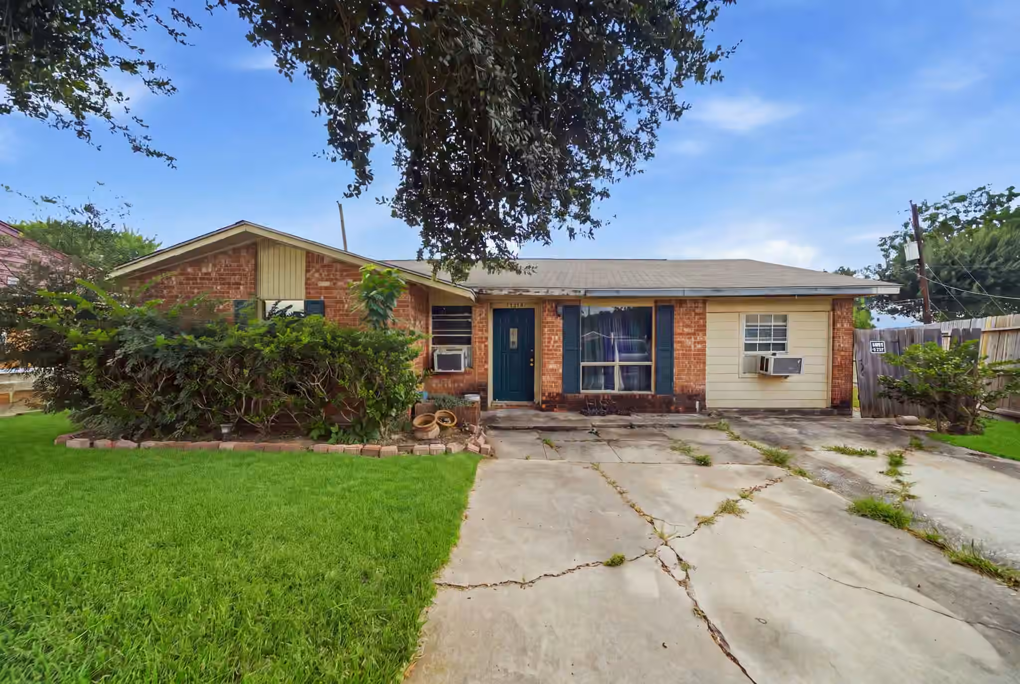 Photo of 10710 Segrest Drive, Houston, TX 77047