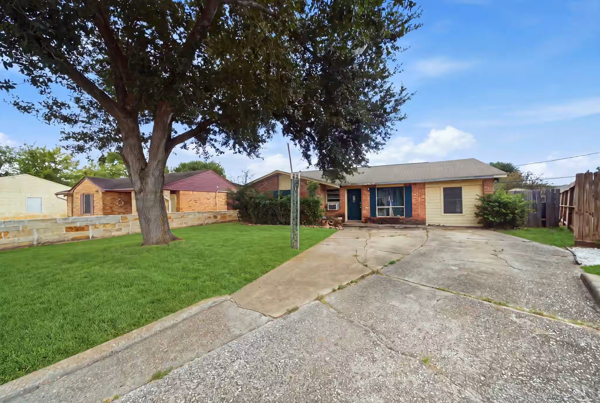 Photo 2 of 10710 Segrest Drive, Houston, TX