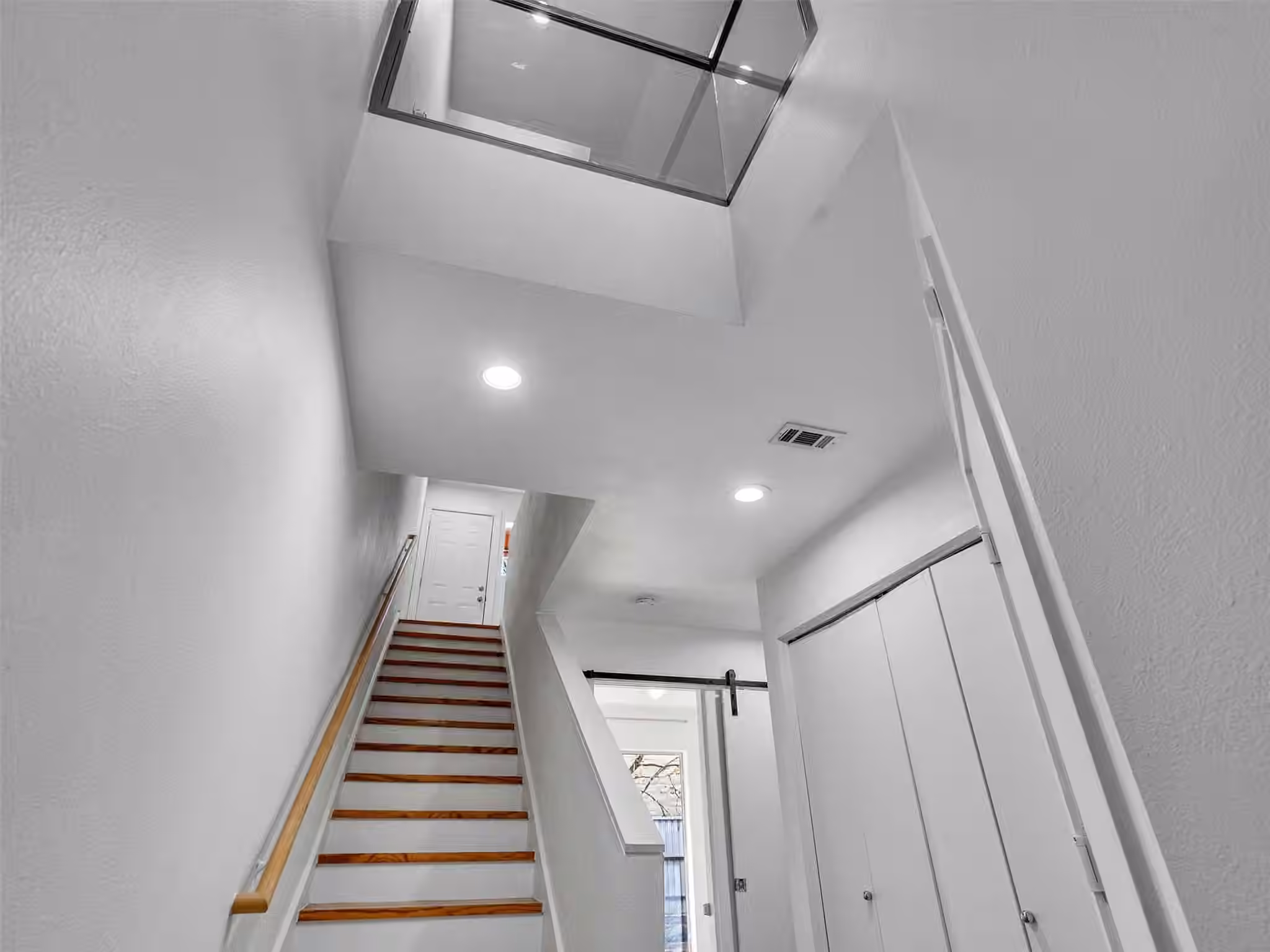 Photo 6 of 6935 Yellowstone Way Drive, Houston, TX