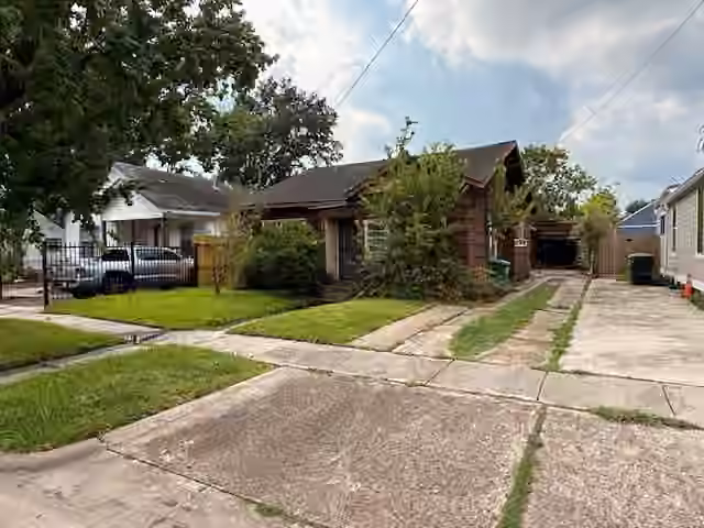 Photo 5 of 5136 Leeland Street, Houston, TX