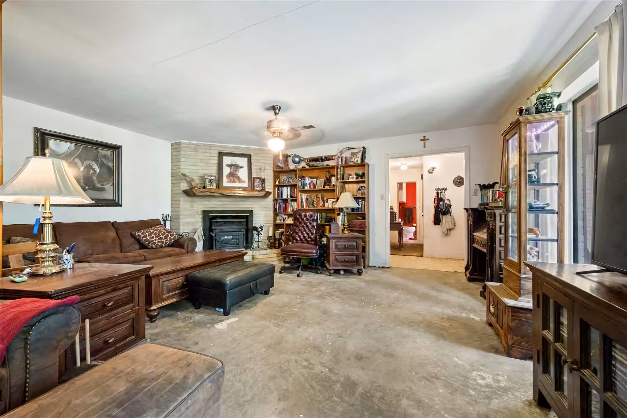 Photo 3 of 2342 Apache Drive, Montgomery, TX