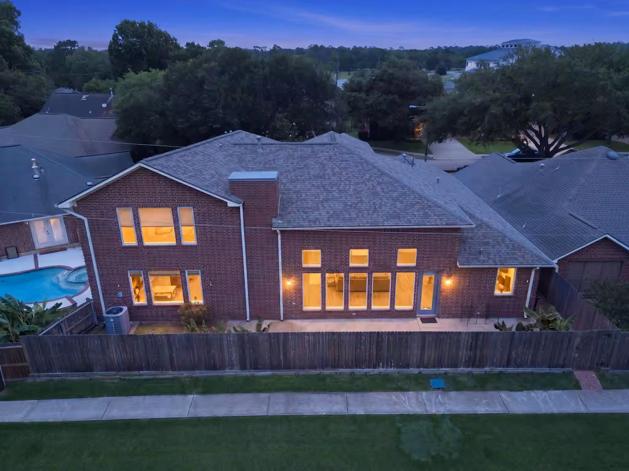 Photo 2 of 412 Live Oak Lane, Friendswood, TX