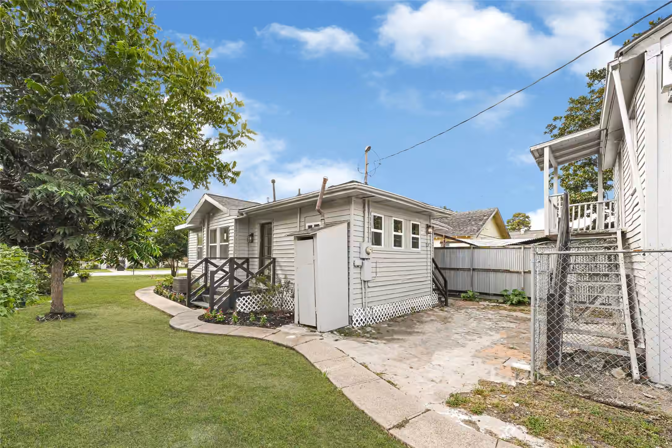 Photo 4 of 302 S 72nd Street, Houston, TX