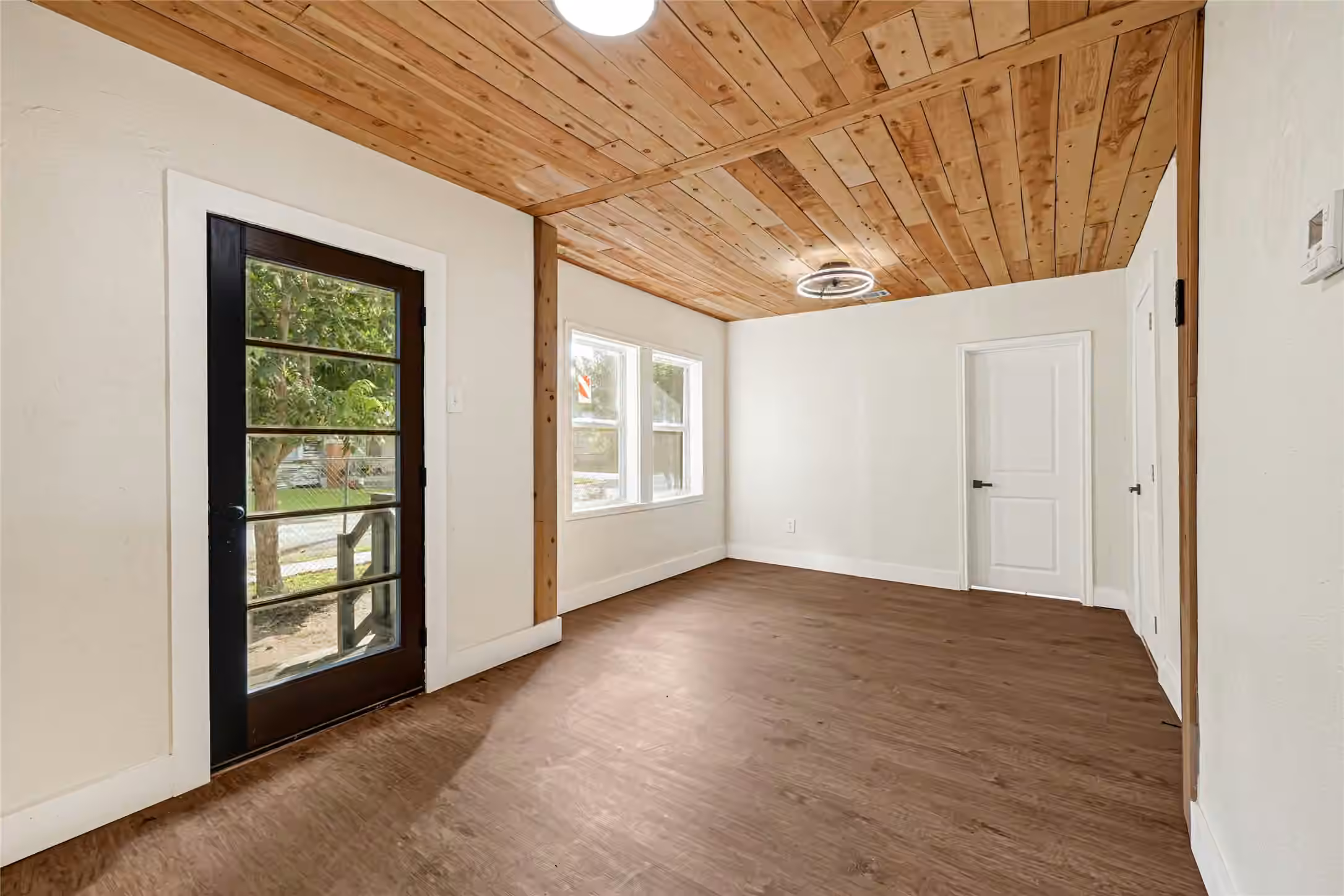 Photo 6 of 302 S 72nd Street, Houston, TX