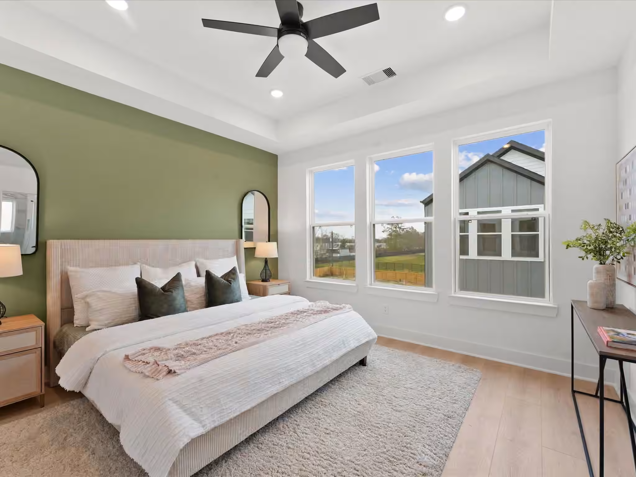 Photo 2 of 253 De Boll Street, Houston, TX
