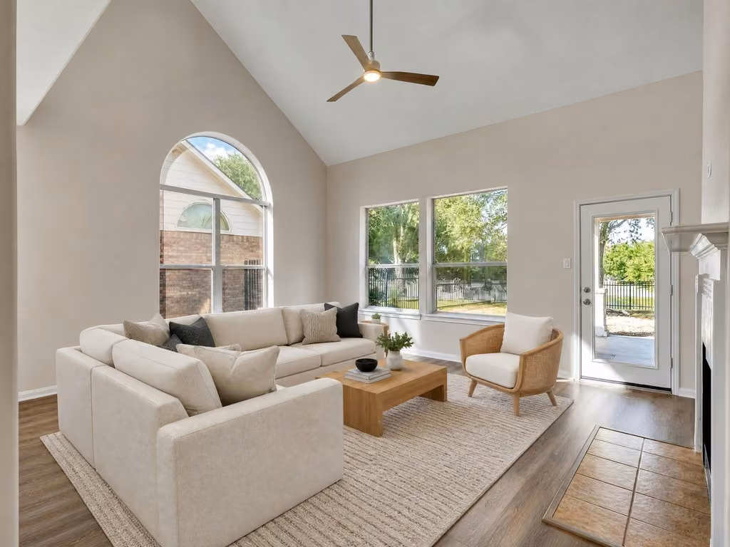 Photo 4 of 16310 Pinon Vista Drive, Houston, TX