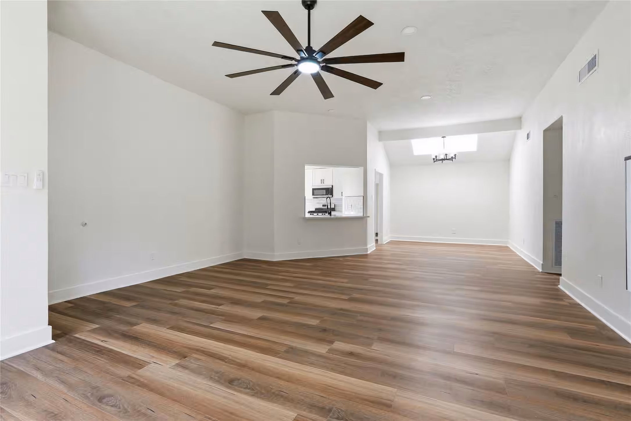 Photo 4 of 7315 Puerta Vallarta Drive, Houston, TX