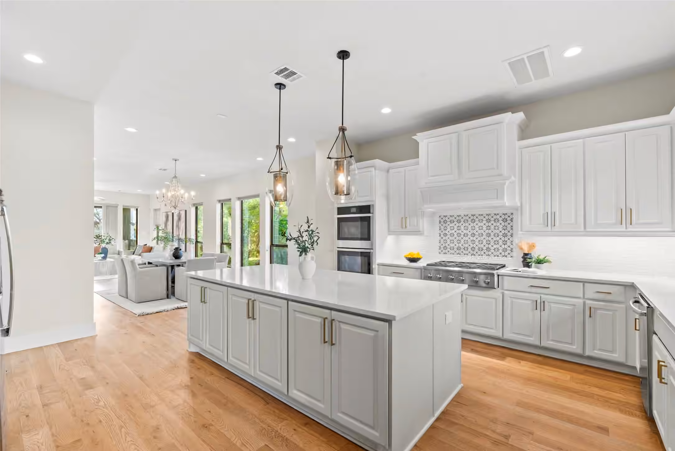 Photo 2 of 2621 Greenbriar Drive, Houston, TX