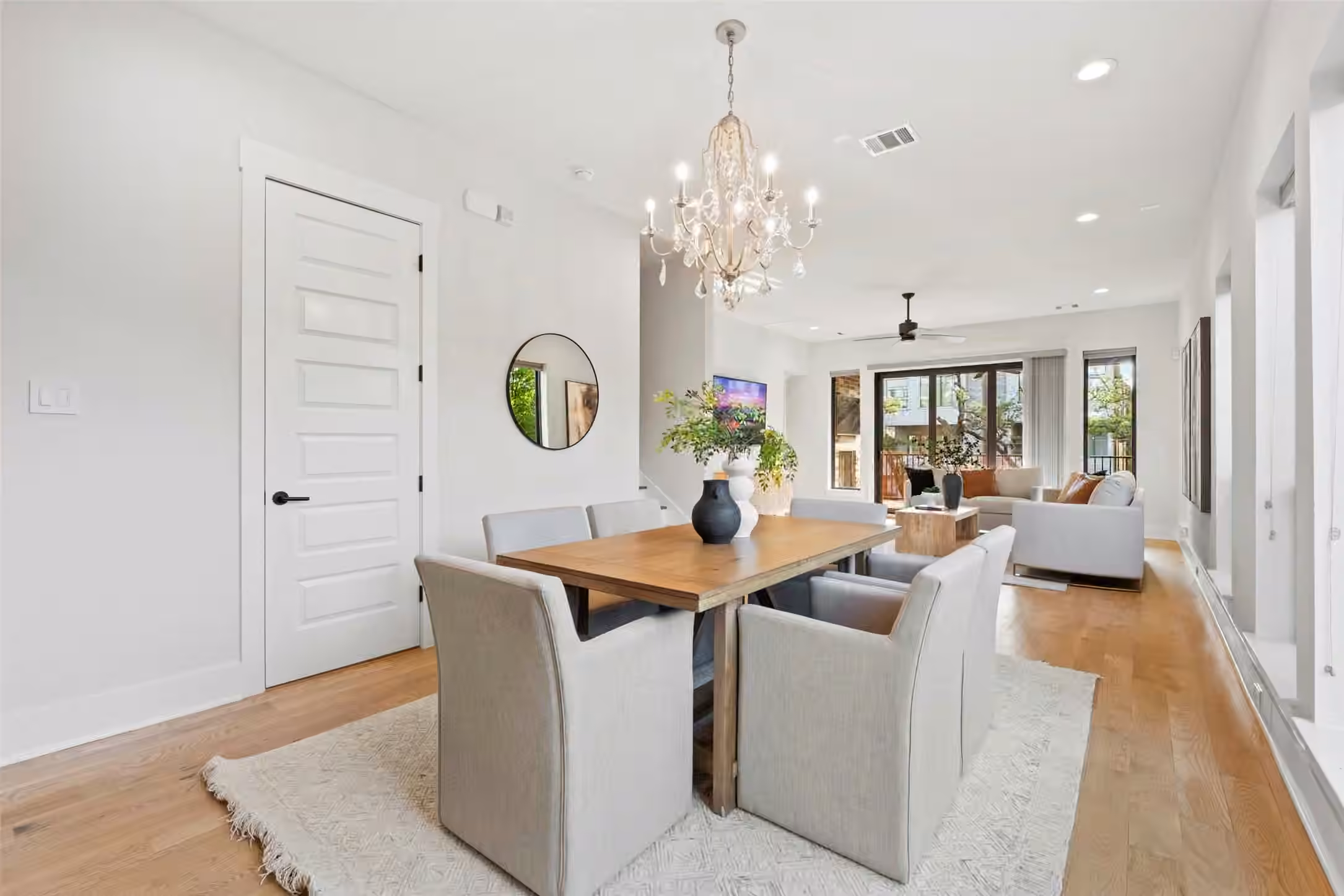 Photo 4 of 2621 Greenbriar Drive, Houston, TX