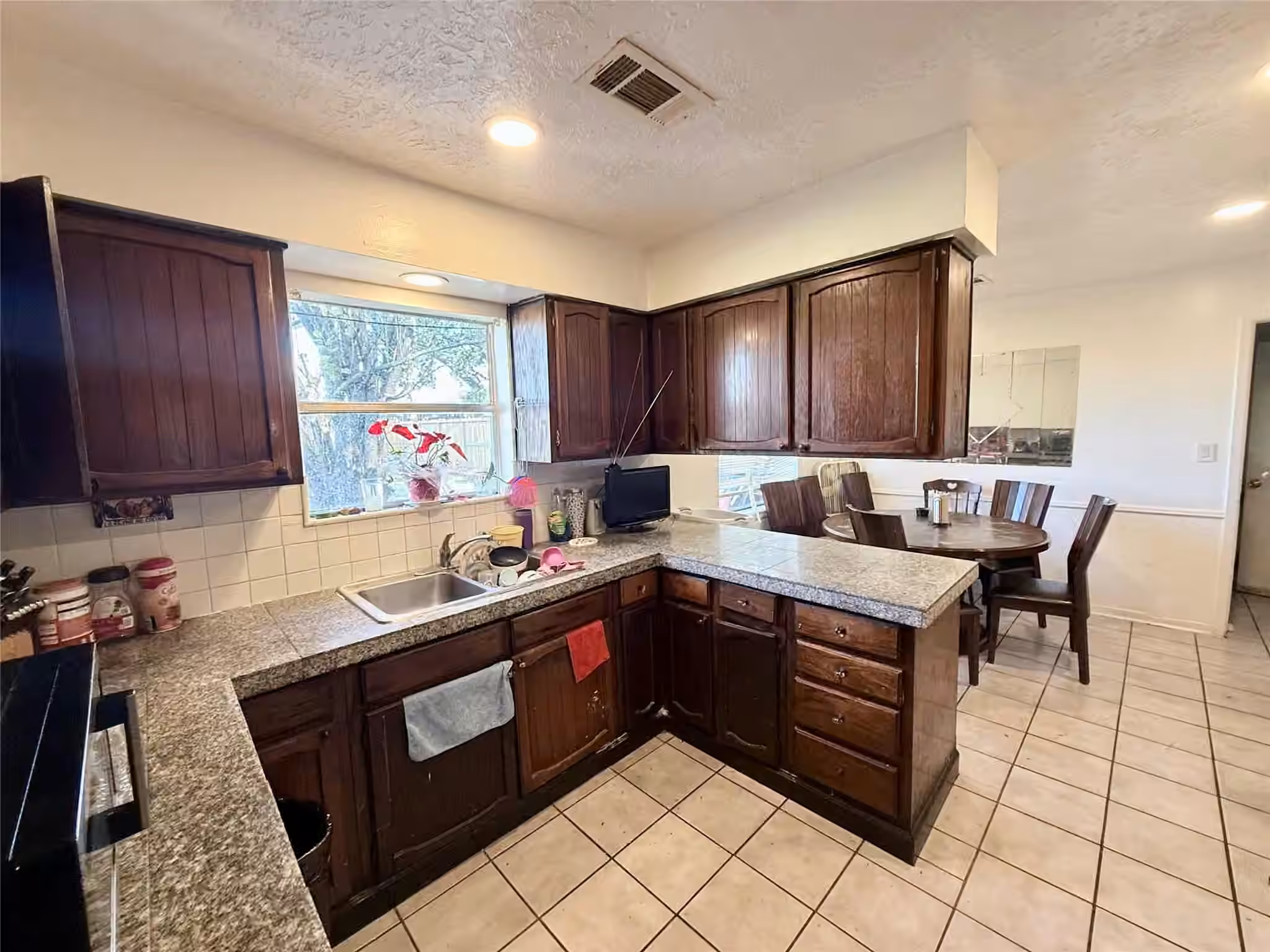 Photo 7 of 13114 Maxim Drive, Houston, TX