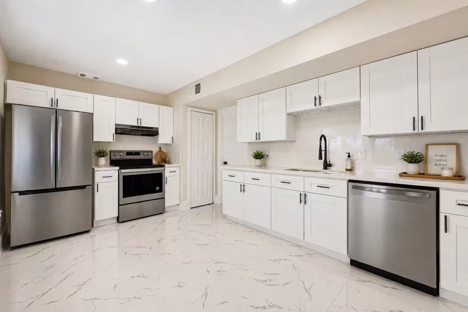 Photo 4 of 20435 Blue Juniper Drive, Katy, TX