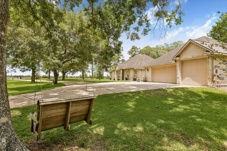 Photo 7 of 4803 County Road 197, Alvin, TX