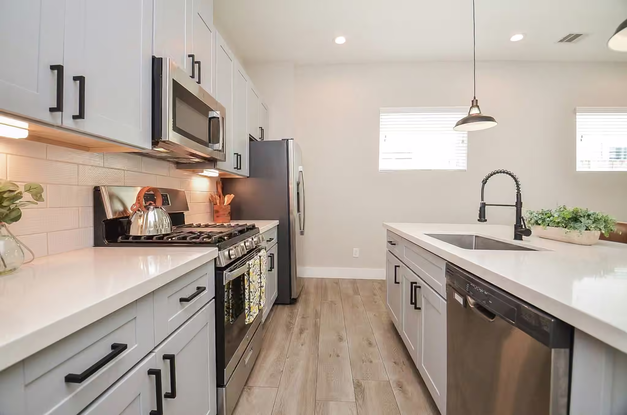 Photo 5 of 1223 W Tidwell Road, Houston, TX