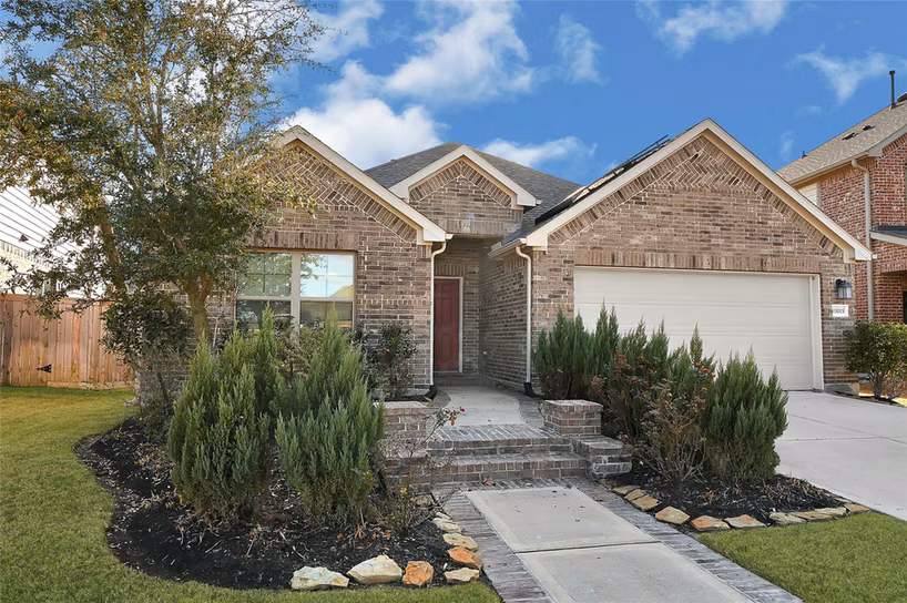 Photo 3 of 15015 Old Horseshoe Lake Drive, Cypress, TX
