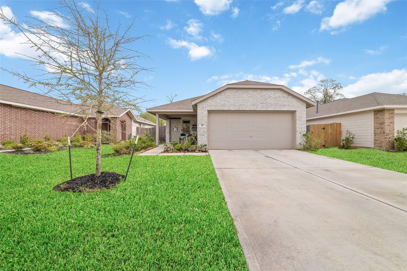 Photo of 310 Riverwood Village Lane, Sealy, TX 77474