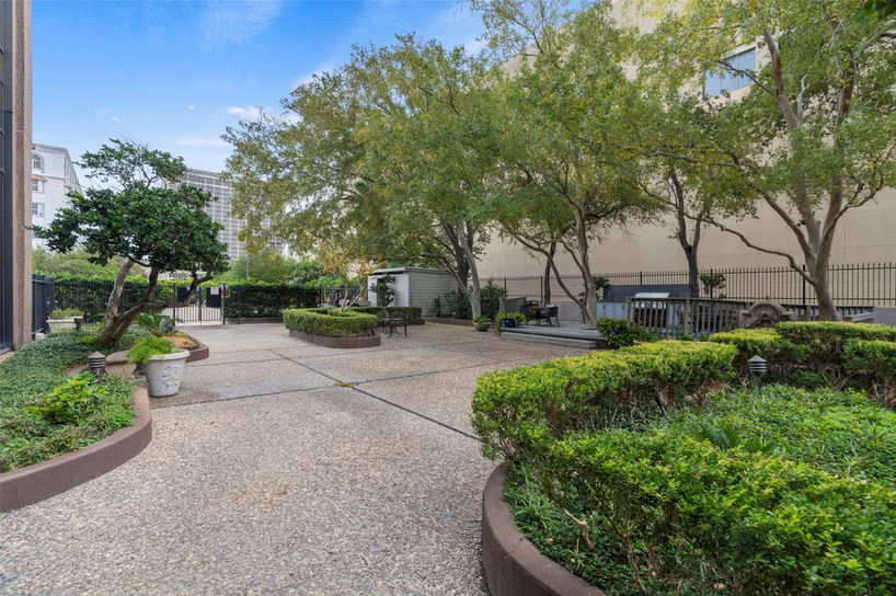 Photo 7 of 5150 Hidalgo Street 501, Houston, TX