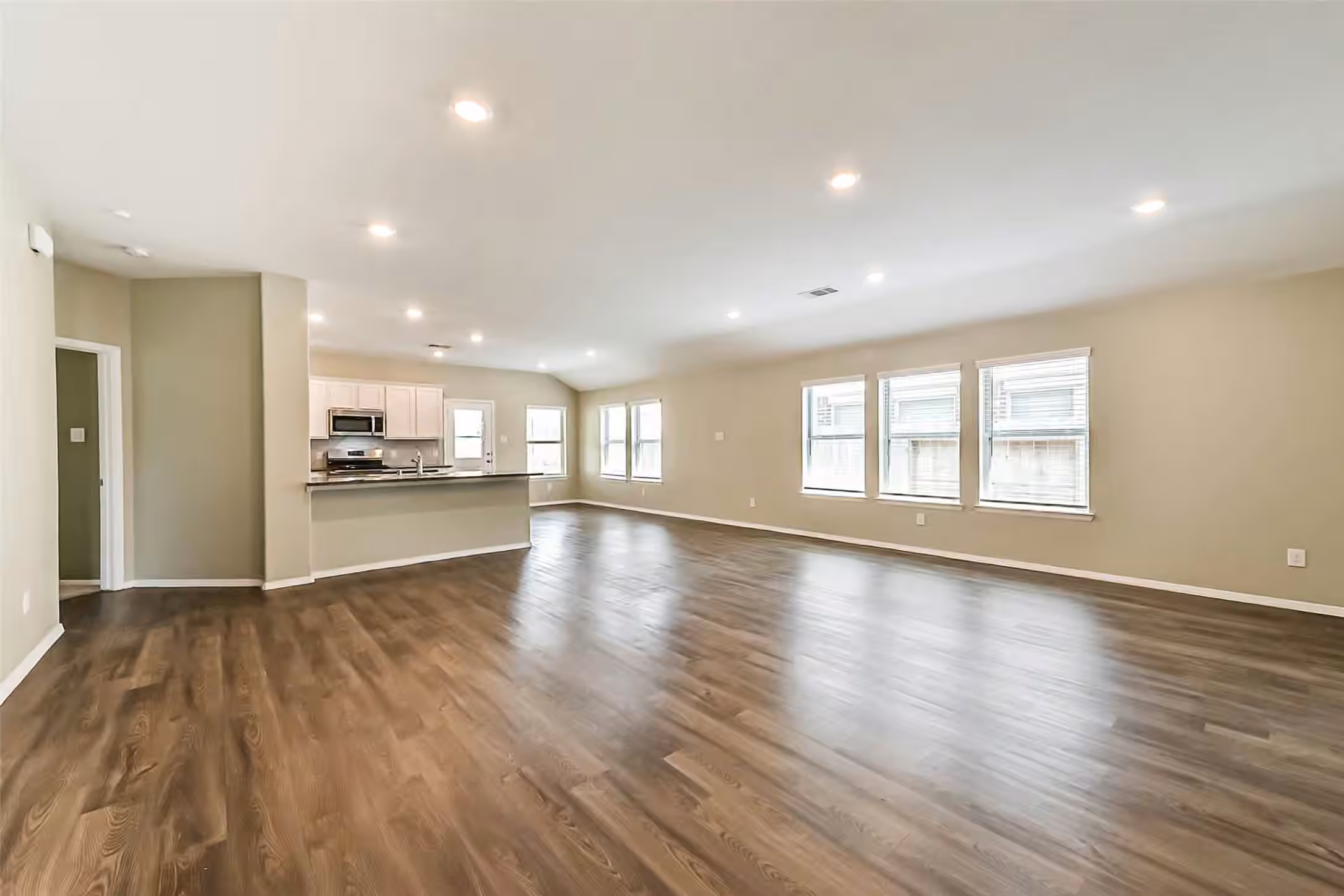 Photo 6 of 9422 Vicksburg Road, Baytown, TX