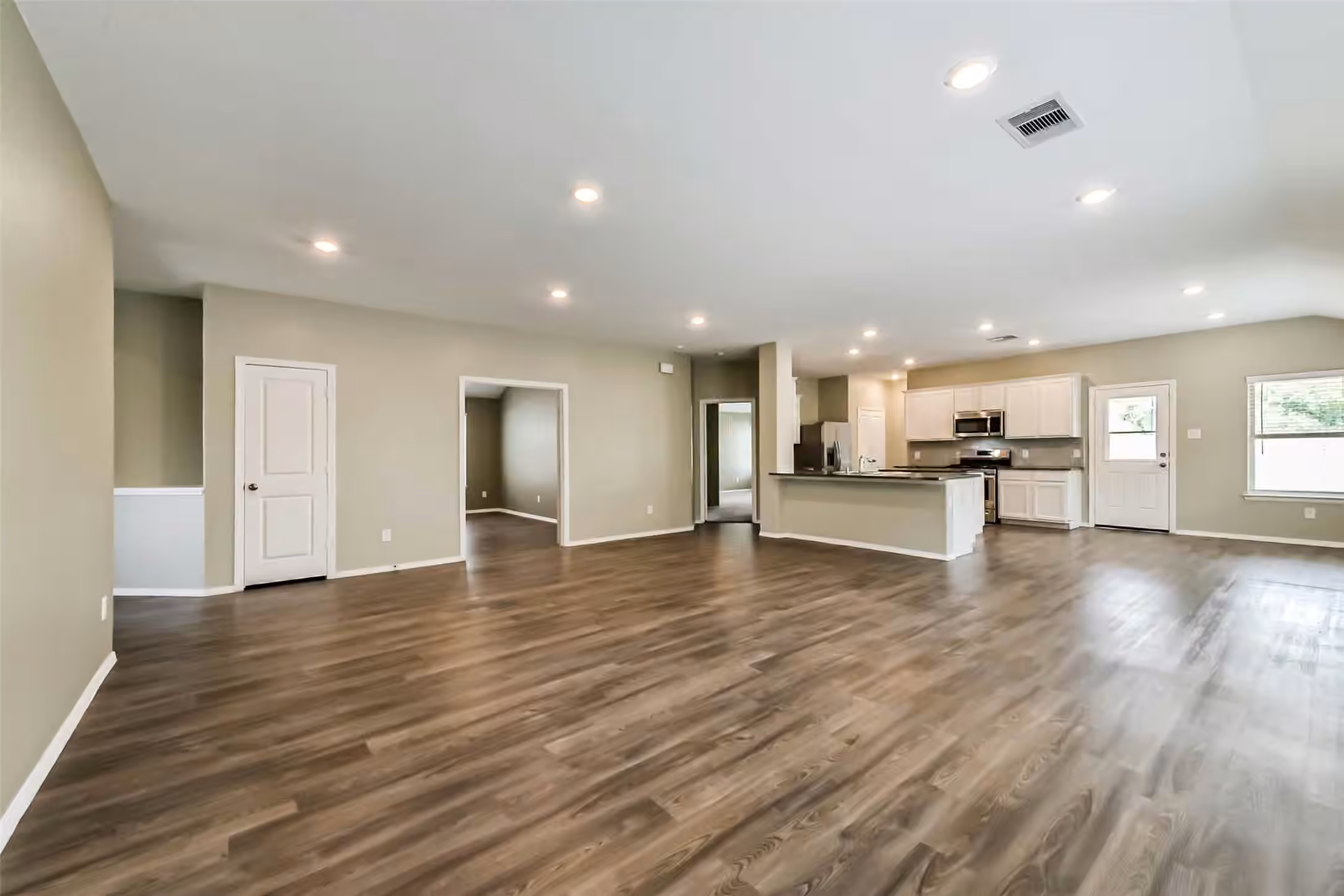 Photo 7 of 9422 Vicksburg Road, Baytown, TX