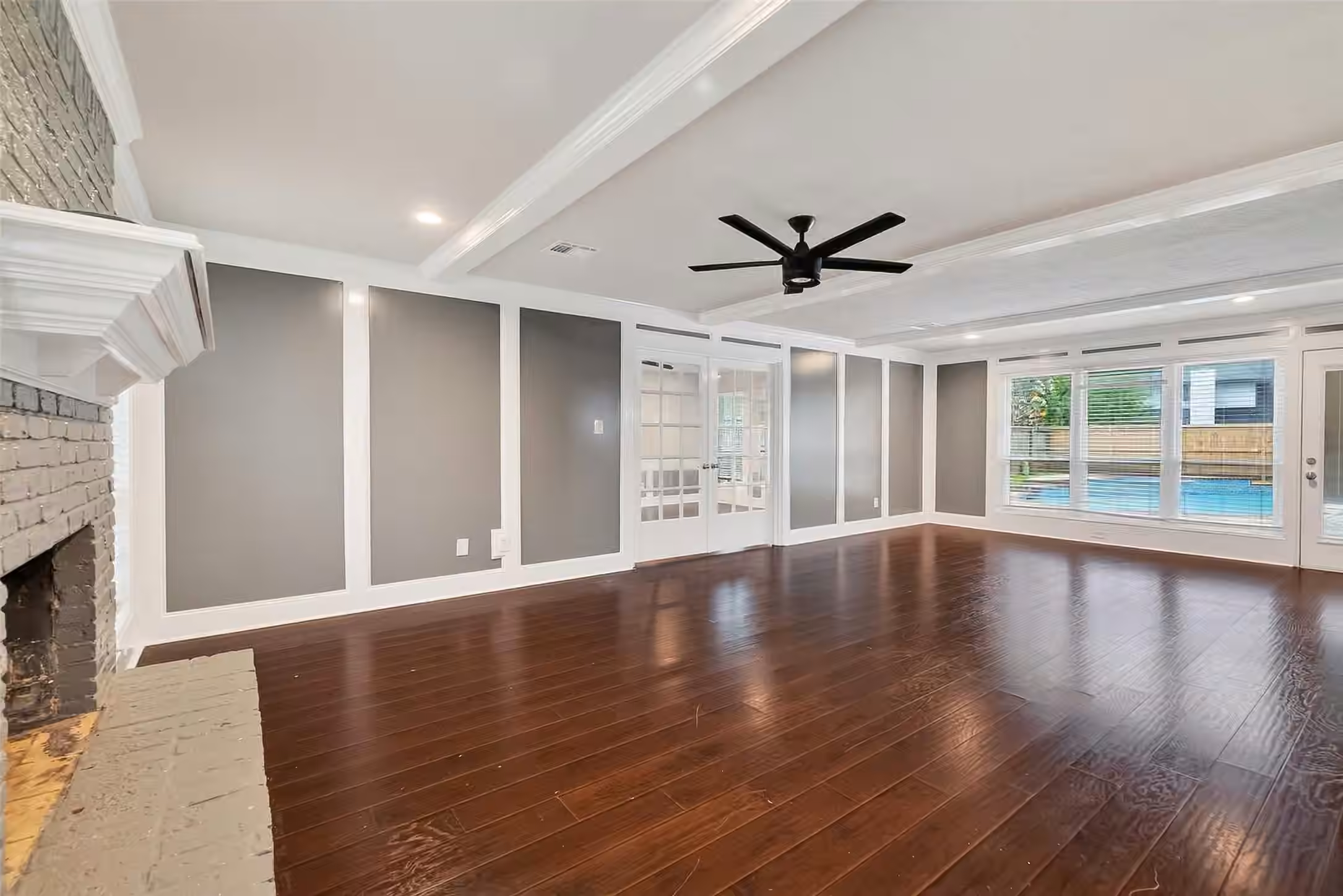 Photo 3 of 2402 Oak Shores Drive, Houston, TX