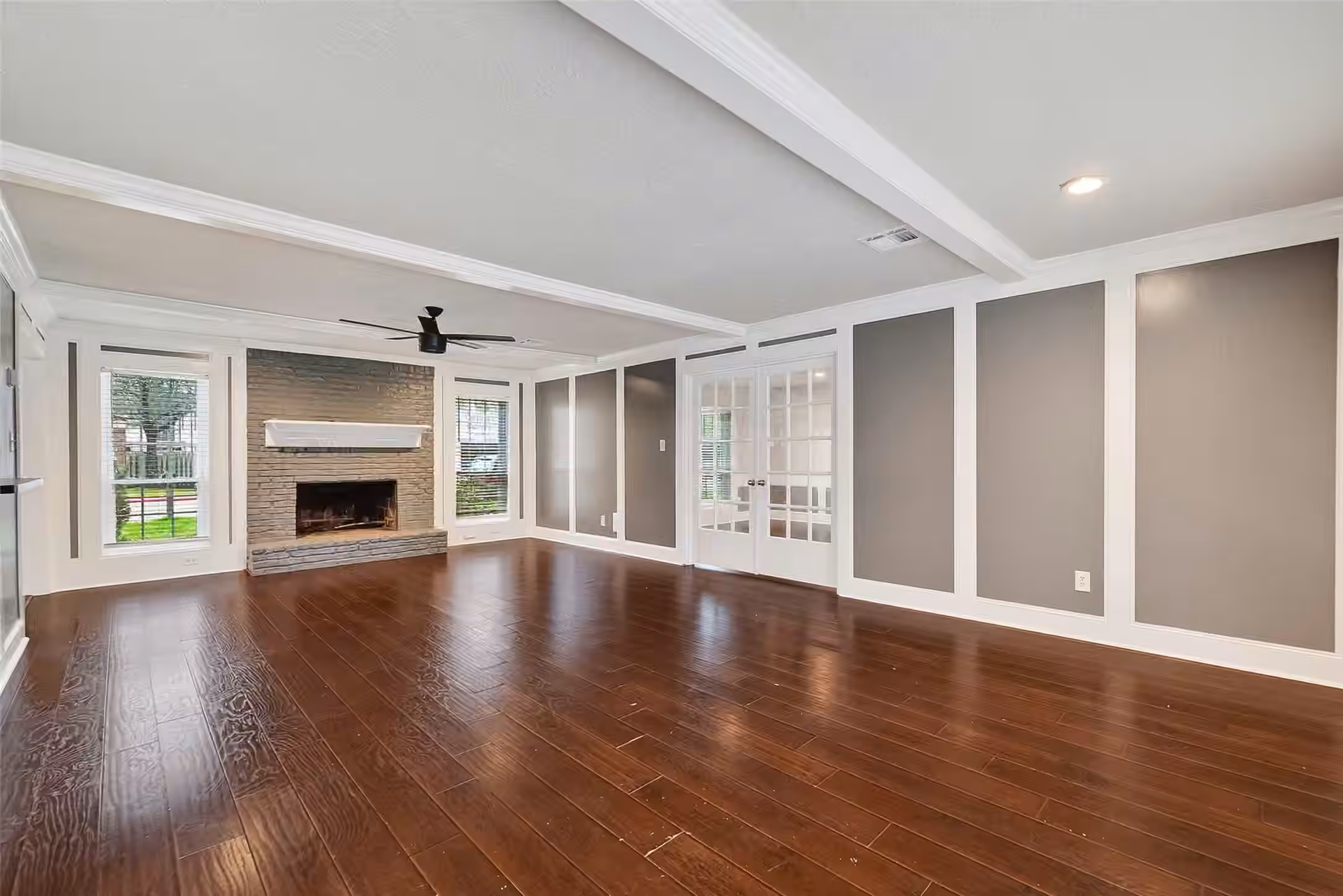 Photo 4 of 2402 Oak Shores Drive, Houston, TX