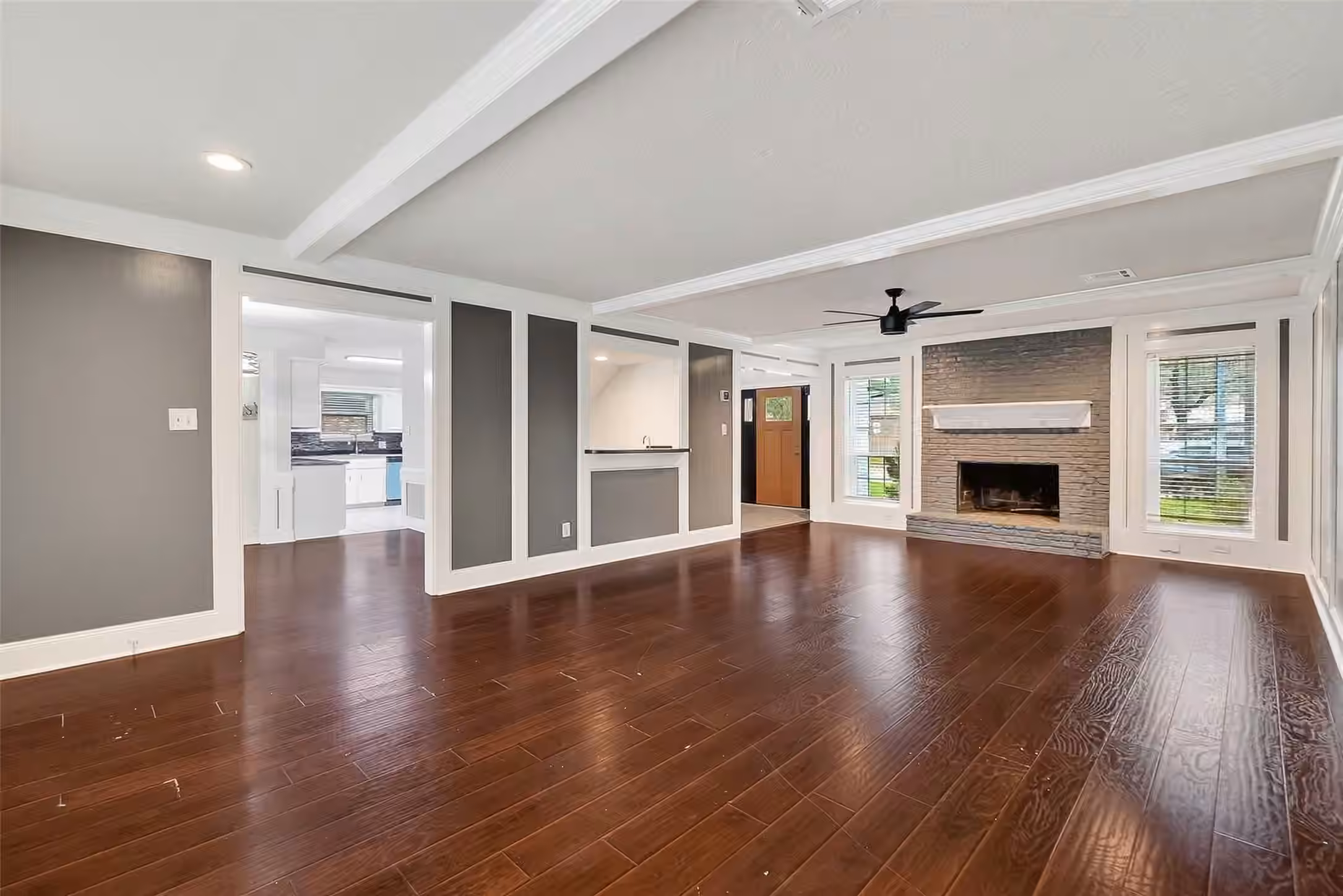 Photo 5 of 2402 Oak Shores Drive, Houston, TX