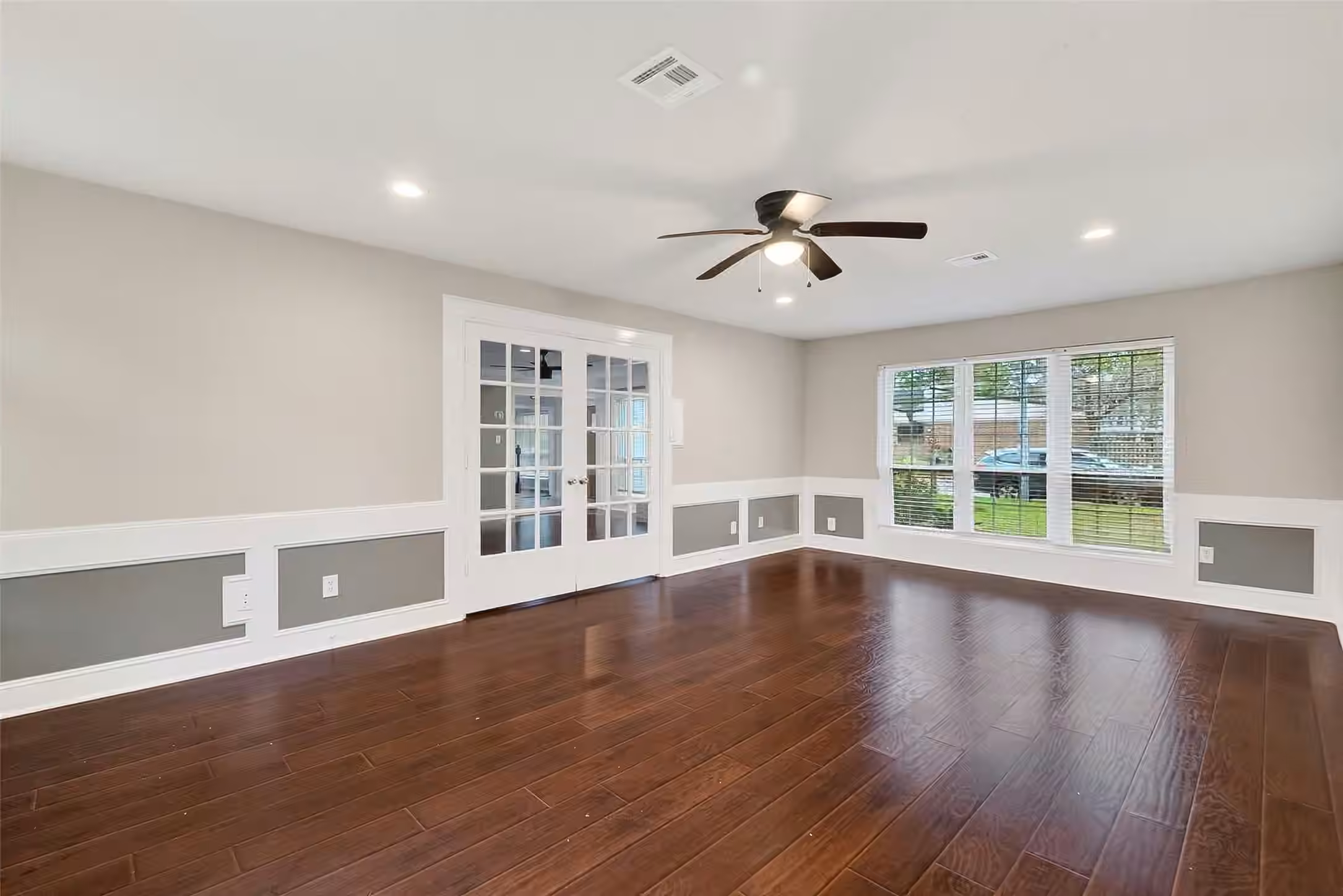 Photo 7 of 2402 Oak Shores Drive, Houston, TX