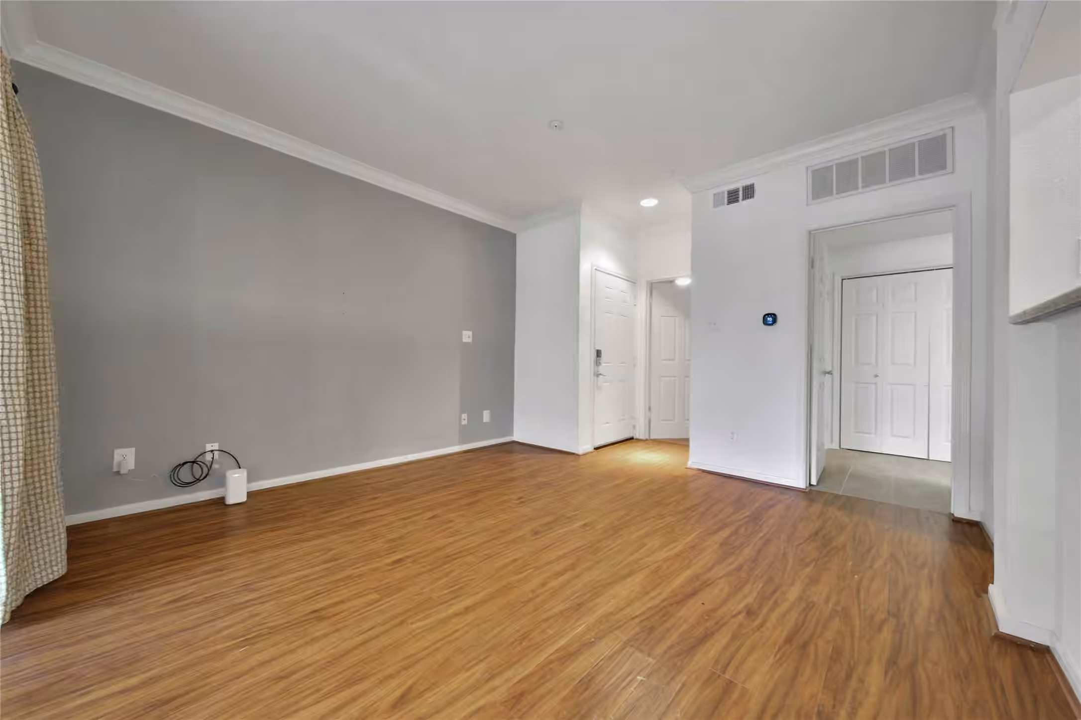 Photo 5 of 3231 Allen Parkway 1210, Houston, TX