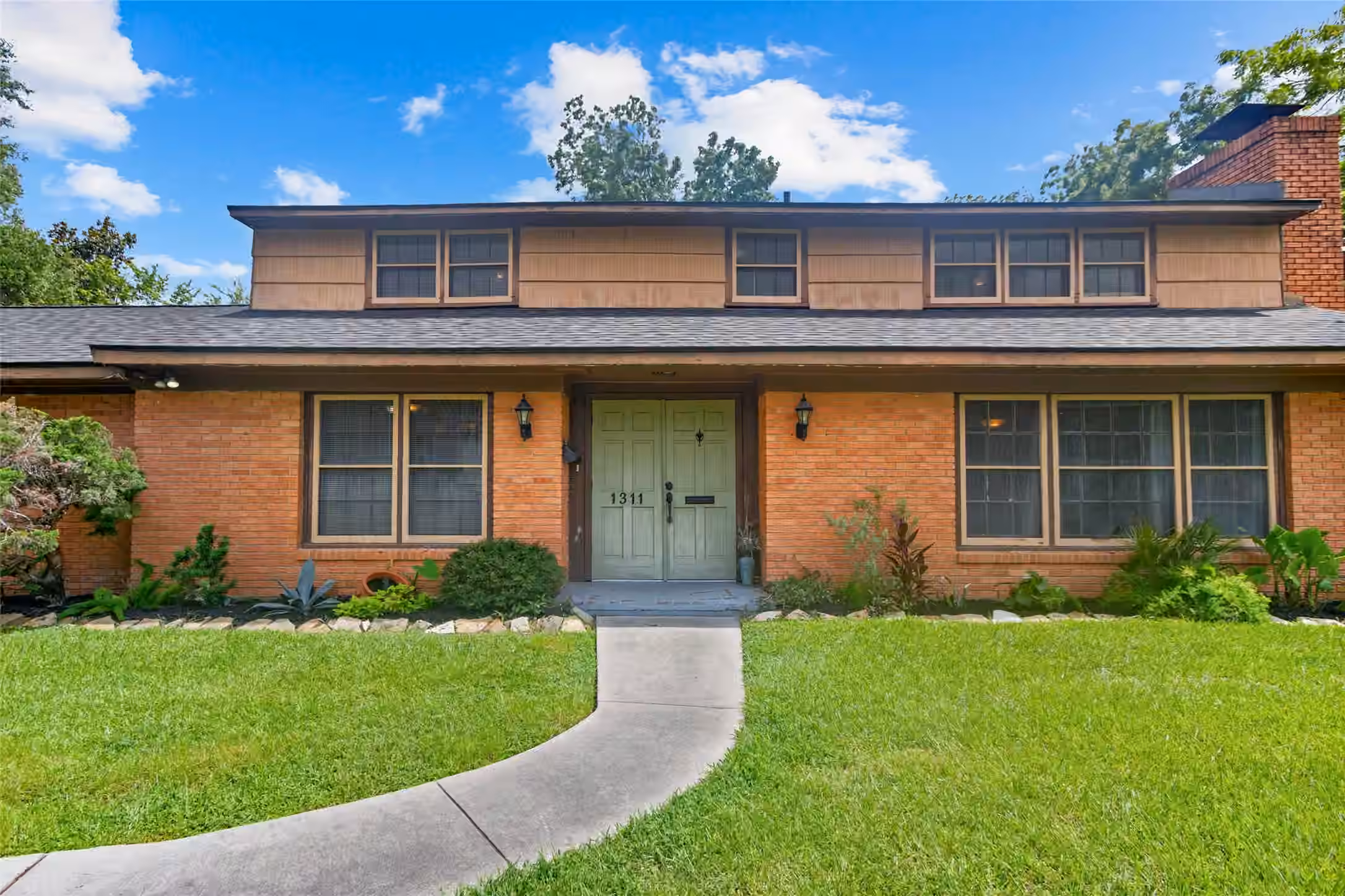 Photo 5 of 1311 Lamar Drive, La Marque, TX