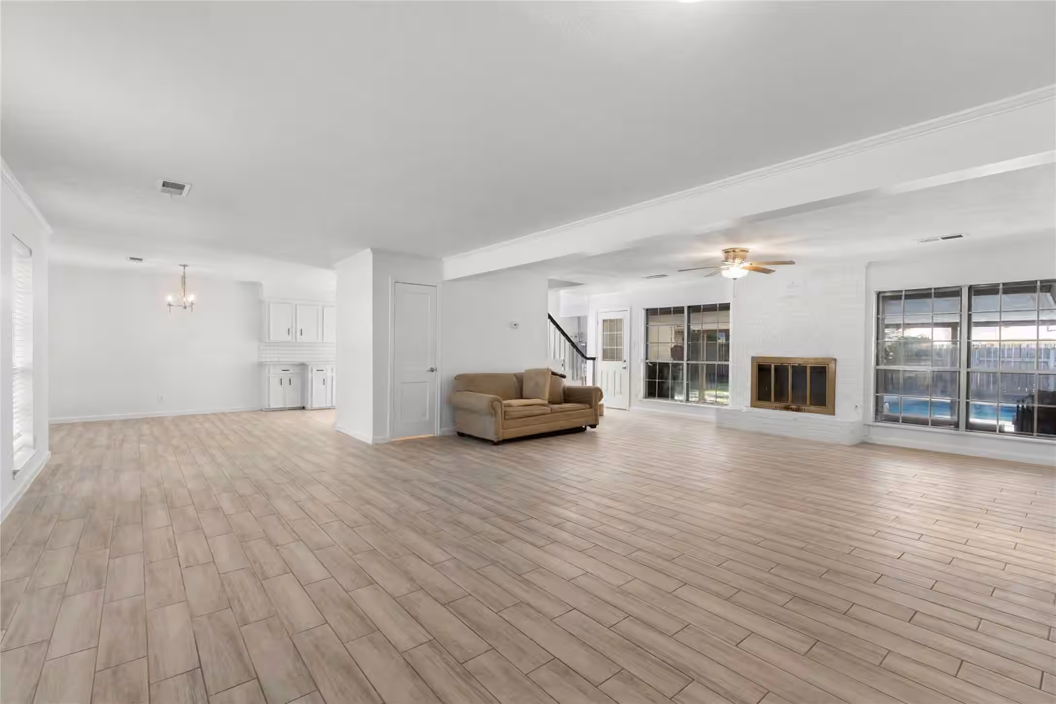 Photo 4 of 550 Gunston Court, Conroe, TX