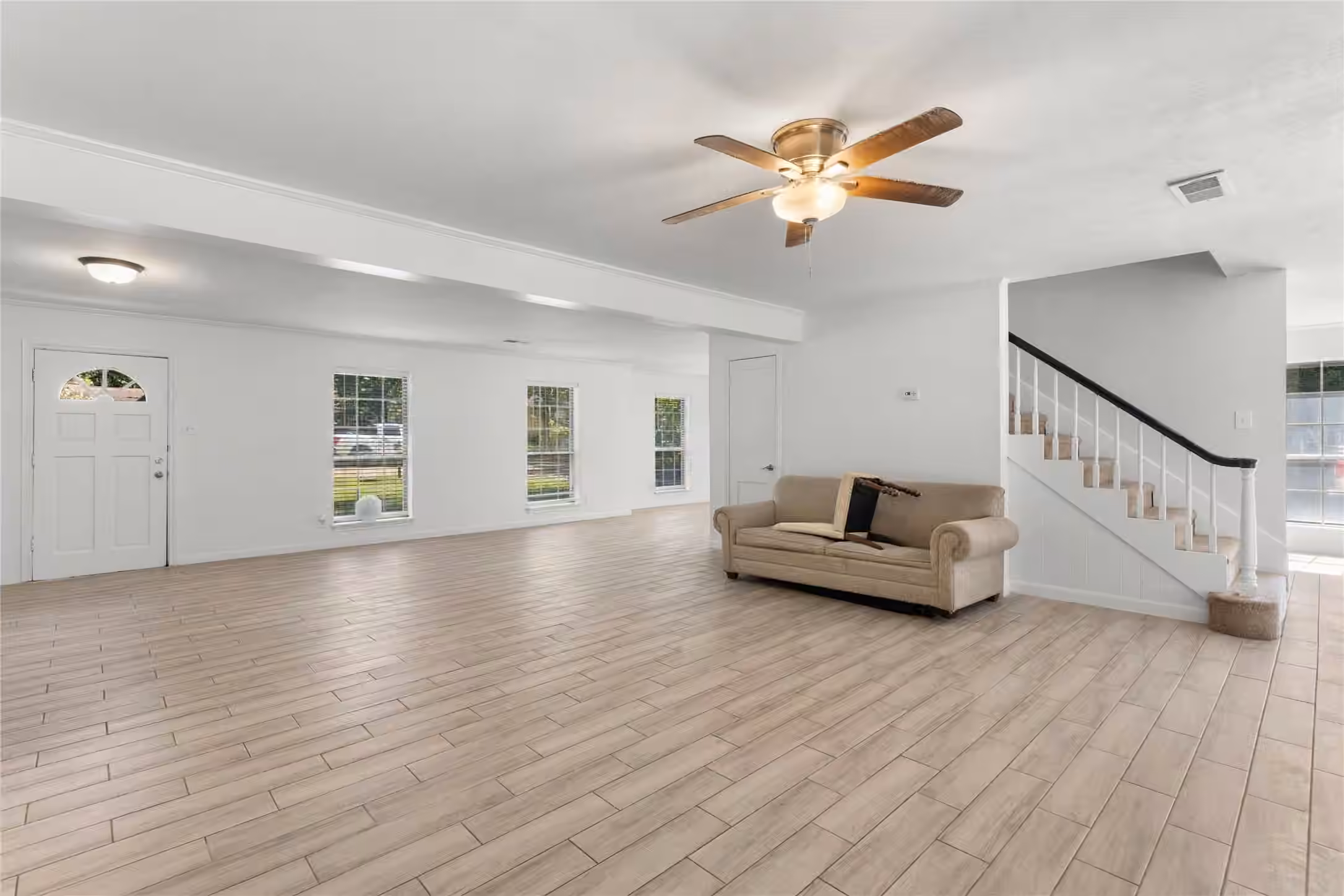 Photo 5 of 550 Gunston Court, Conroe, TX