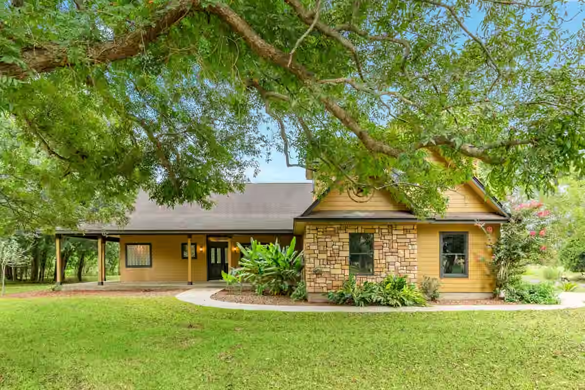 Photo of 306 Wagon Wheel Trail, Angleton, TX 77515