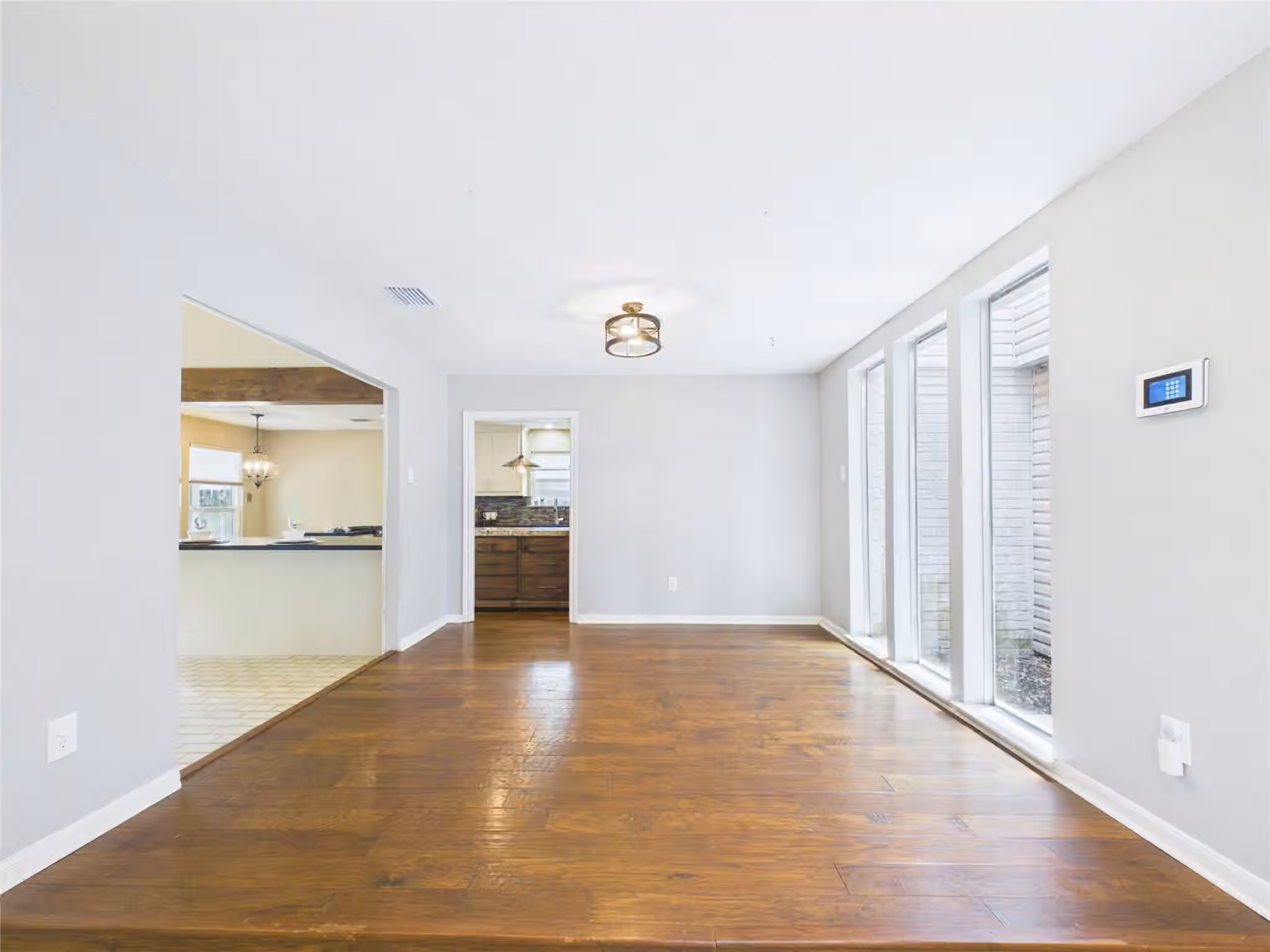 Photo 5 of 1010 Baronridge Drive, Seabrook, TX