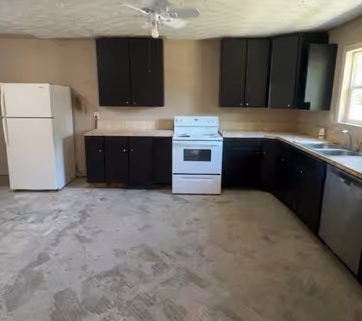 Photo 4 of 7735 Whispering Wood Lane, Houston, TX