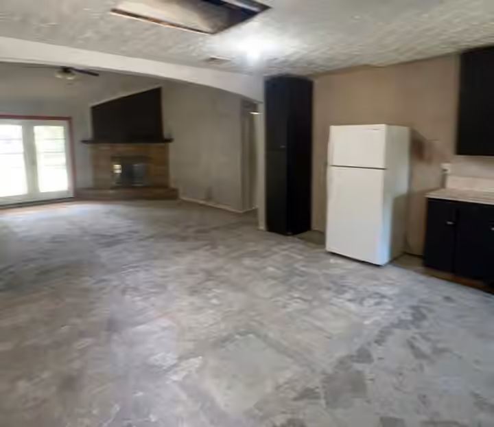 Photo 5 of 7735 Whispering Wood Lane, Houston, TX