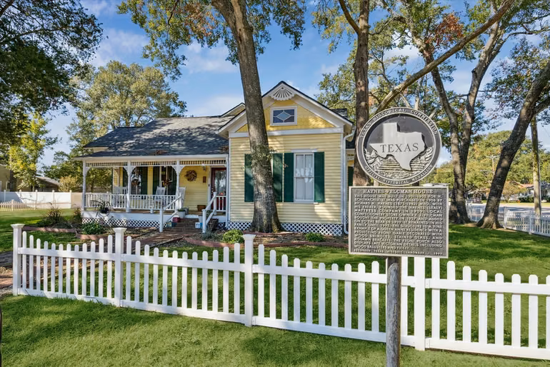 Photo of 305 Hardeman Street, Sealy, TX 77474