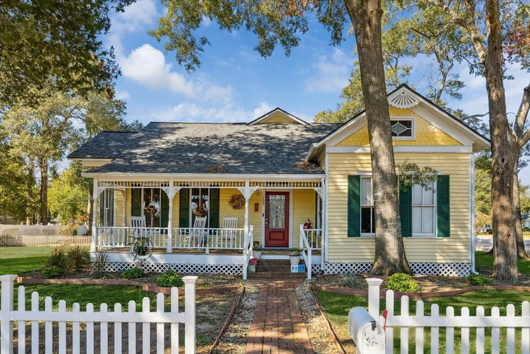 Photo 2 of 305 Hardeman Street, Sealy, TX