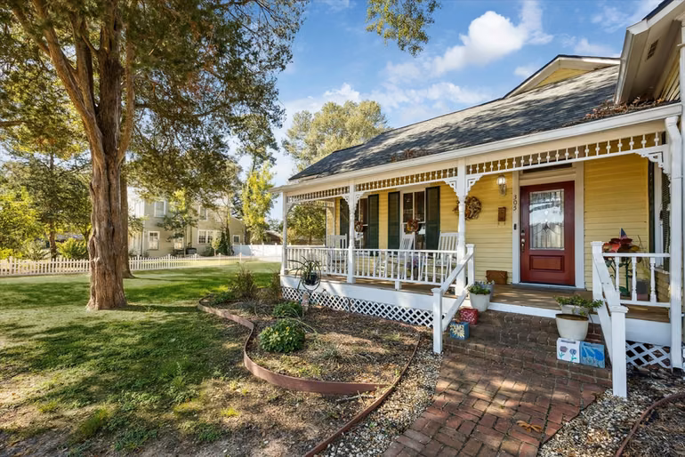 Photo 3 of 305 Hardeman Street, Sealy, TX
