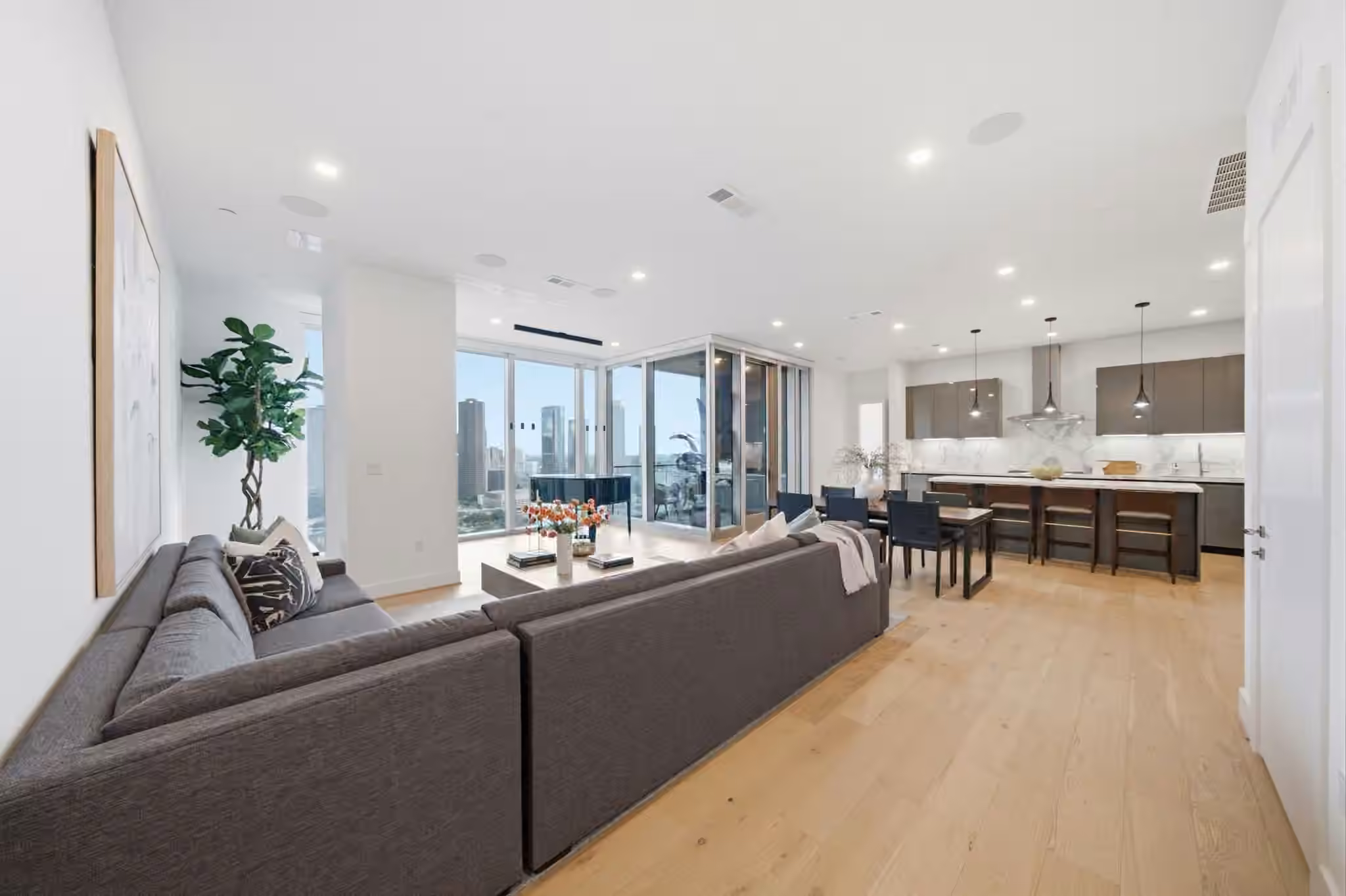Photo 5 of 1711 Allen Parkway 2705, Houston, TX